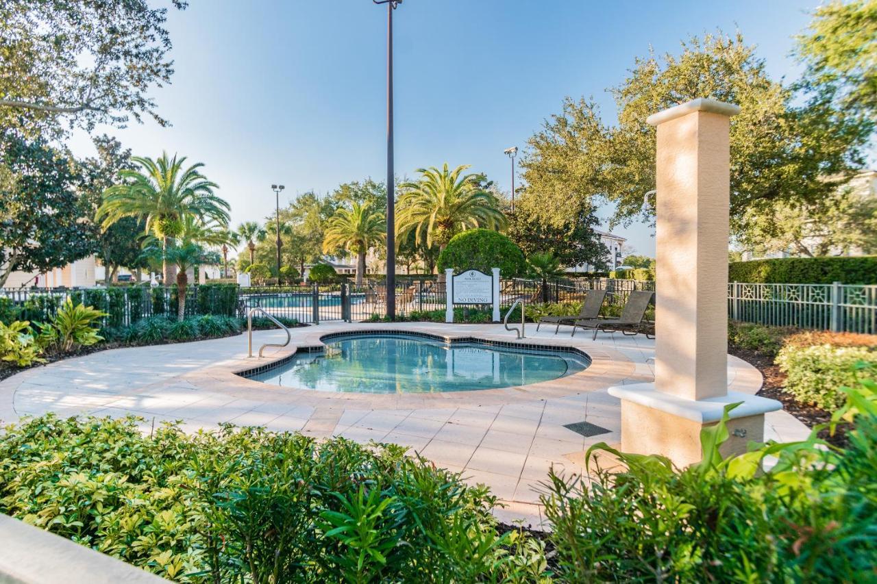 Reunion Villa: Spacious Getaway With Heated Pools Holiday home Kissimmee