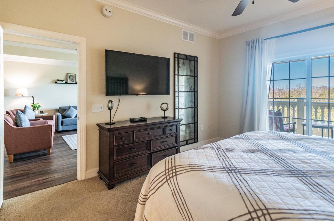 Reunion Villa: Spacious Getaway With Heated Pools