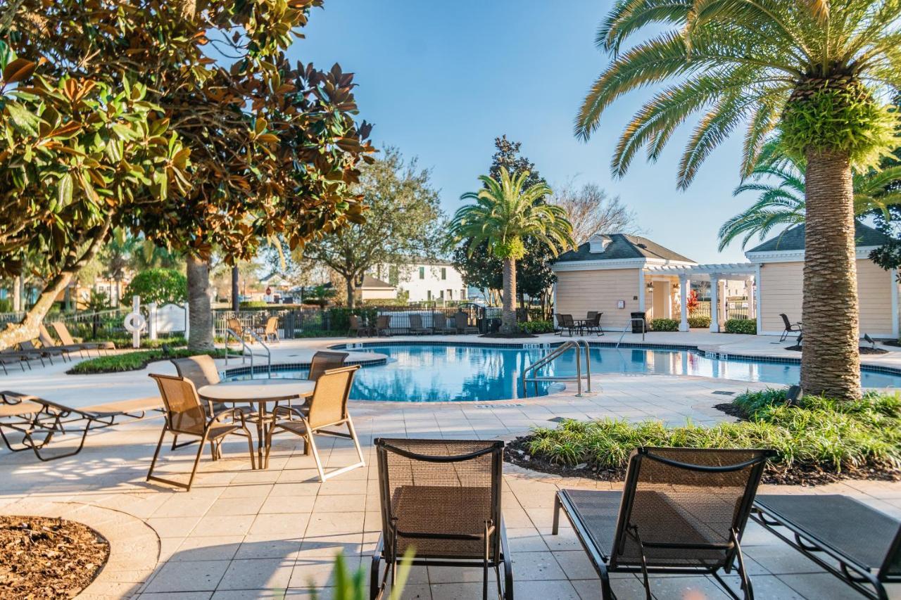 Reunion Villa: Spacious Getaway With Heated Pools Holiday home Kissimmee