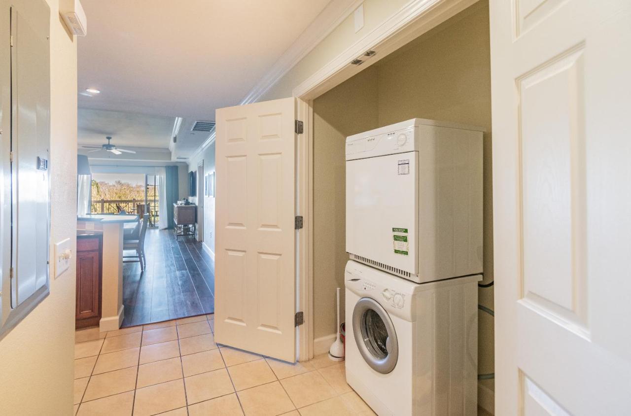 Reunion Villa: Spacious Getaway With Heated Pools Holiday home Kissimmee