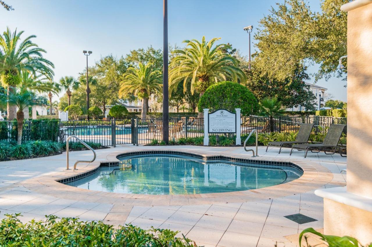 Reunion Villa: Spacious Getaway With Heated Pools Holiday home *