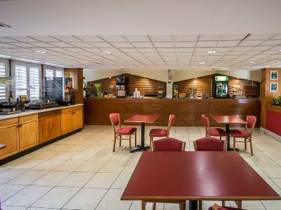 Quality & Airport Hotel