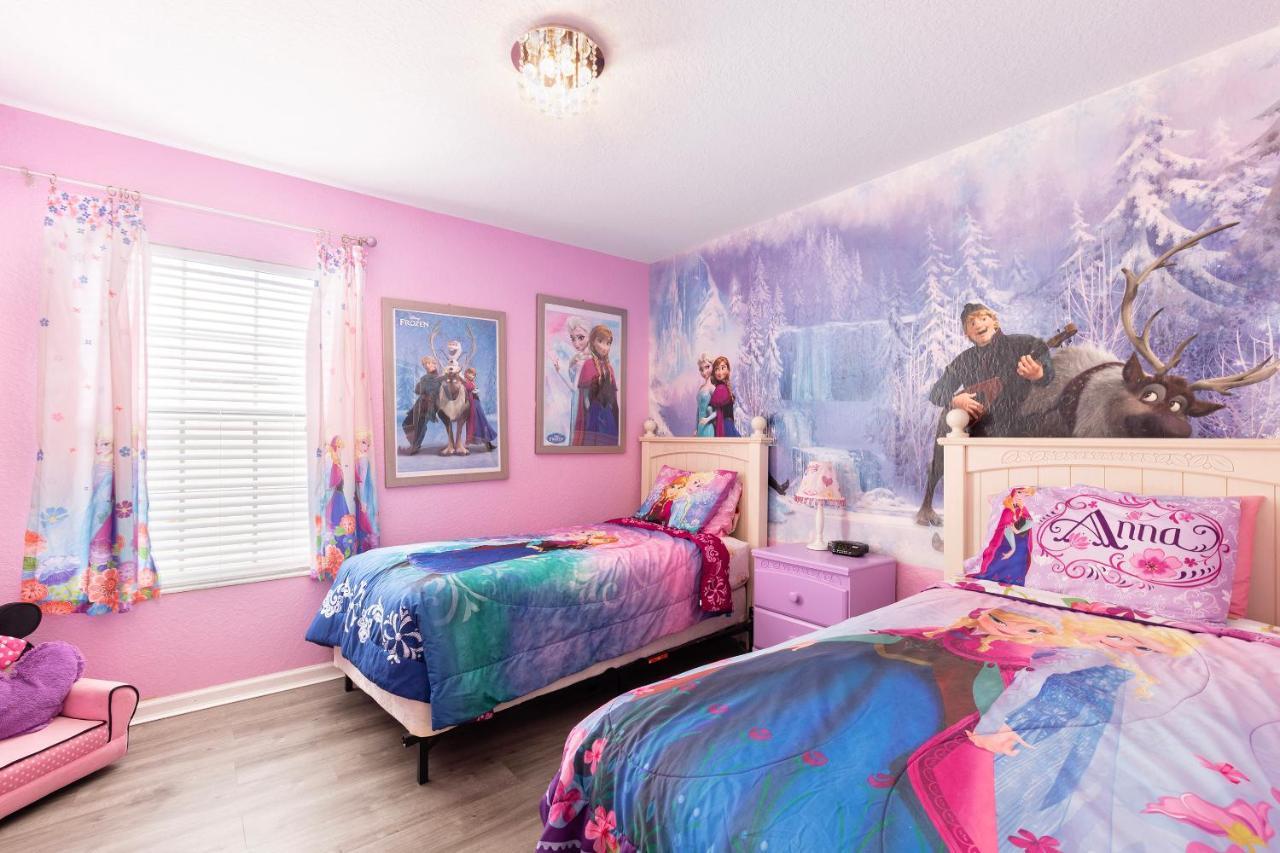 Windsor Hills Resort! 2 Miles To Disney! 6 Bedroom With Private Pool & Holiday home