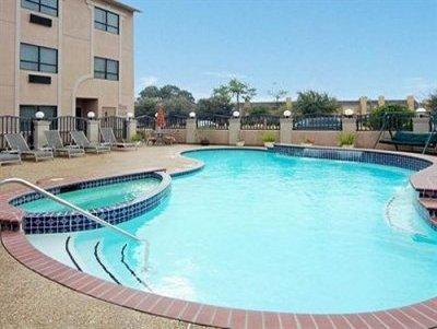 Hotel Comfort Miami Airport North 3*