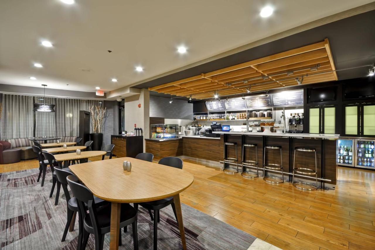 Courtyard By Marriott Airport/ Northeast 3*