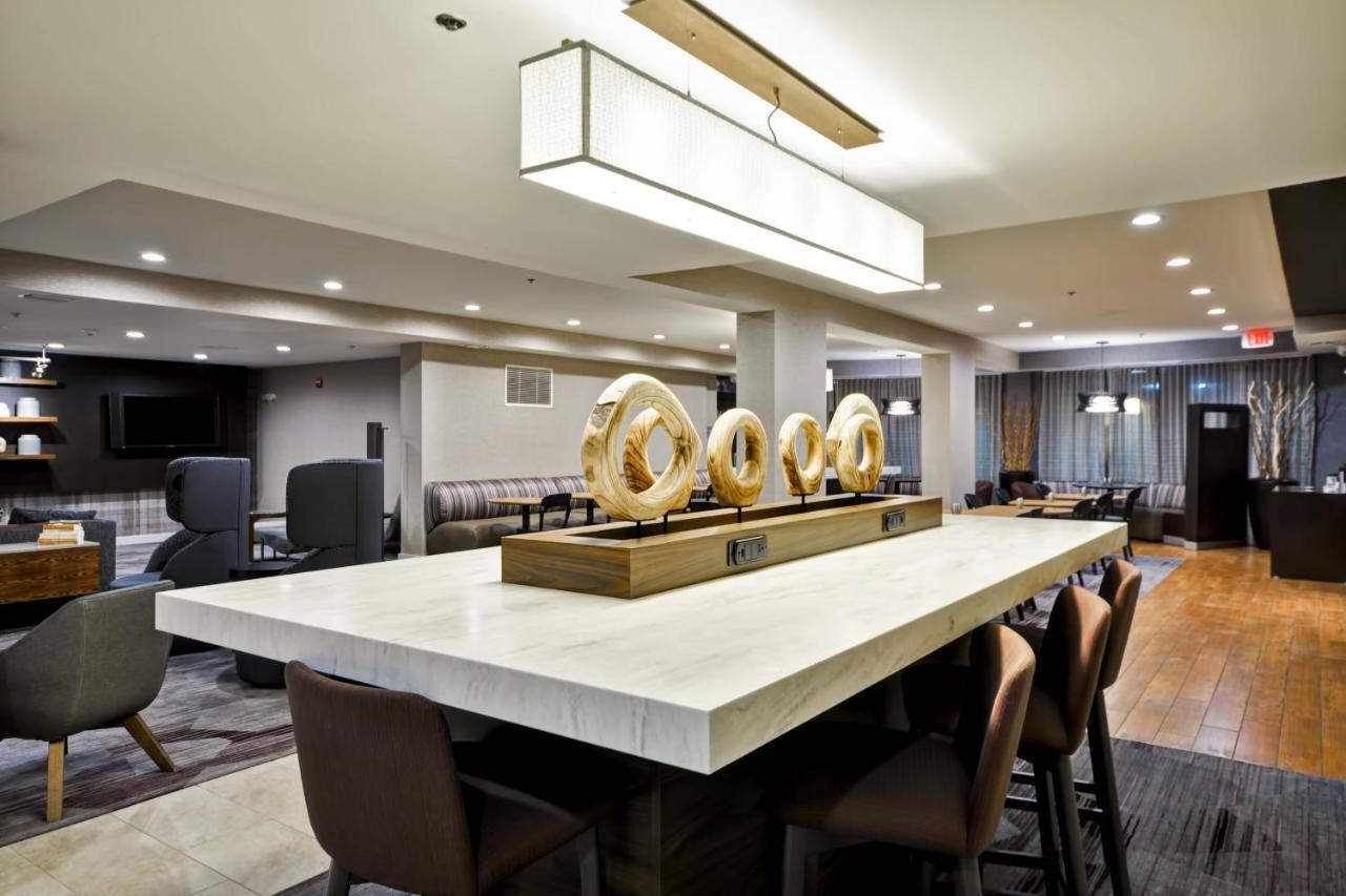 Courtyard By Marriott Airport/ Northeast 3*