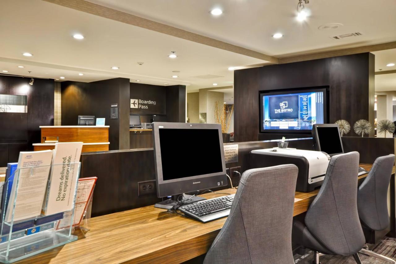 Courtyard By Marriott Airport/ Northeast Jacksonville
