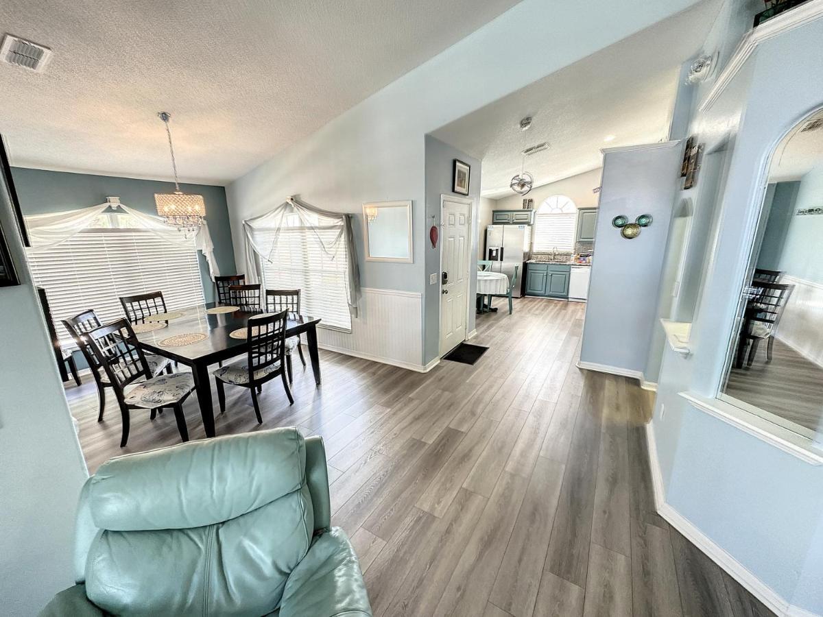 Mickeys Movie House, 2 Masters, Pool And Spa Holiday home Orlando