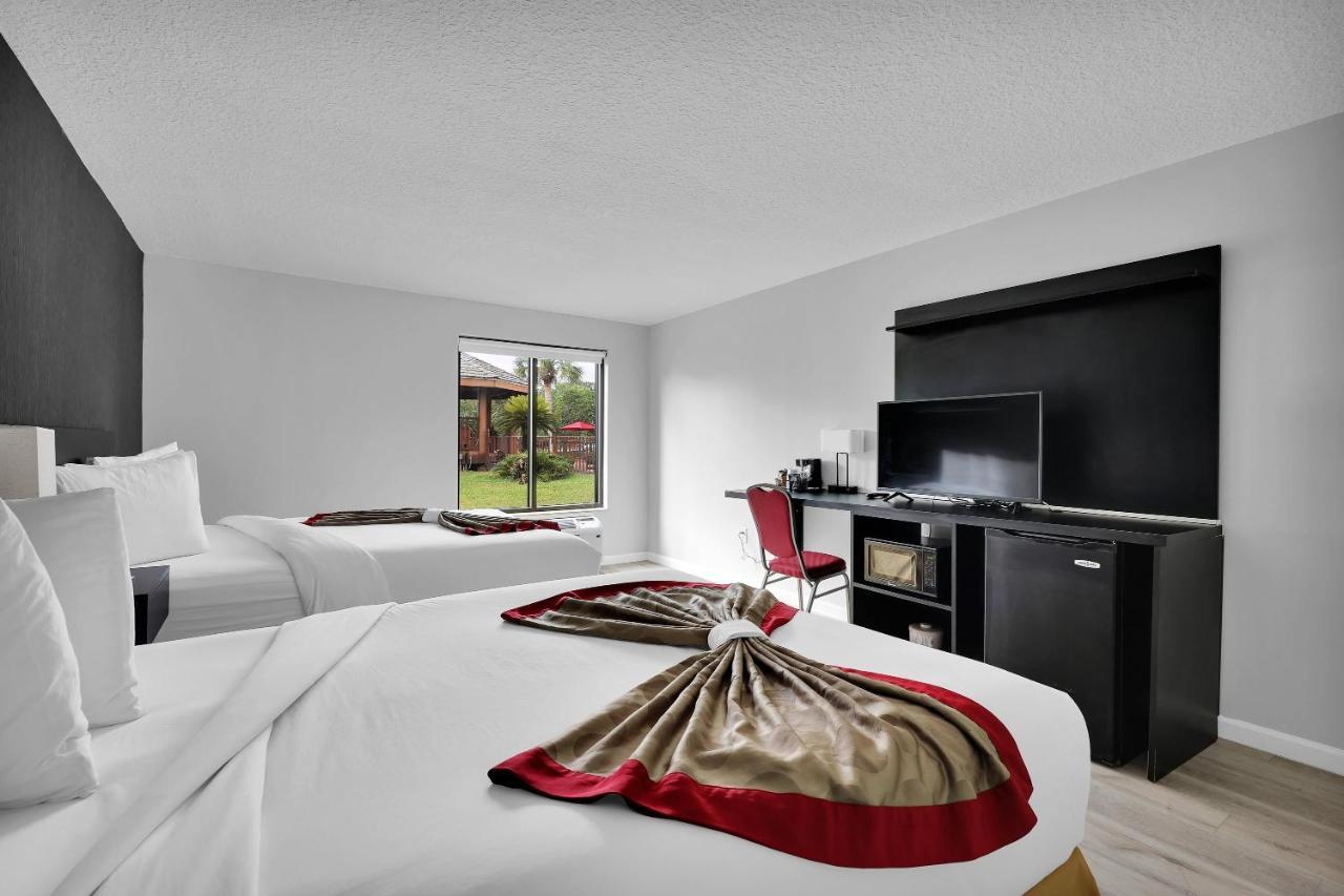 Hotel Ramada By Wyndham I-95 By Butler Blvd Jacksonville