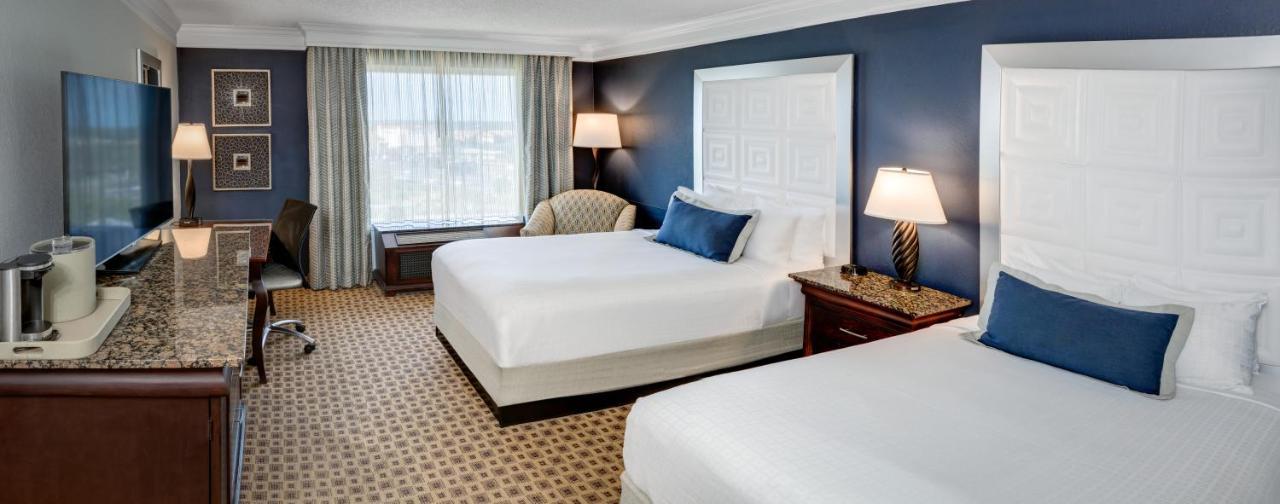 Rosen Plaza Orlando Convention Center 4*