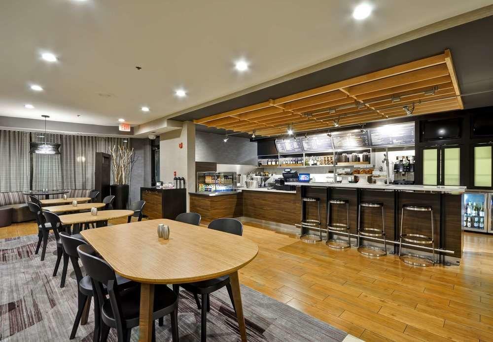 Hotel Courtyard By Marriott Airport/ Northeast