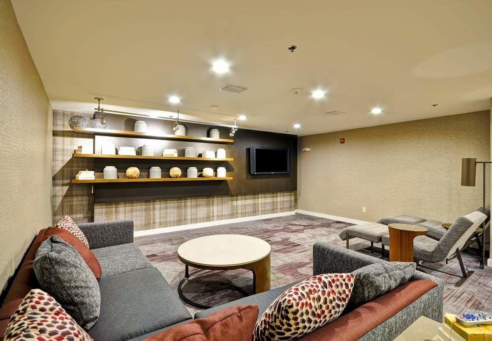 Courtyard By Marriott Airport/ Northeast 3*