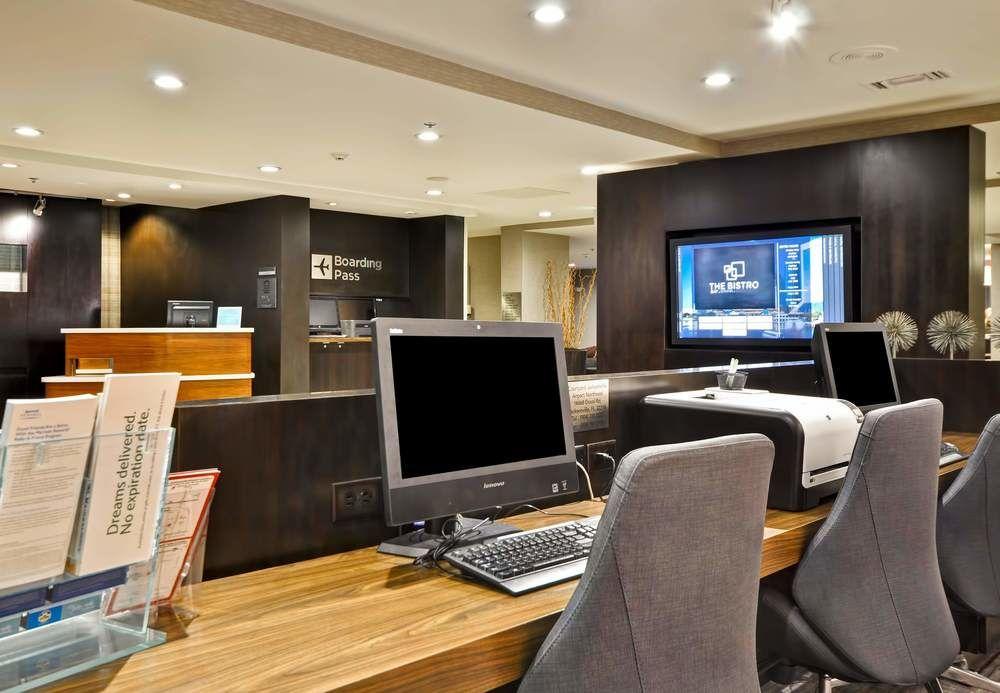 Courtyard By Marriott Airport/ Northeast