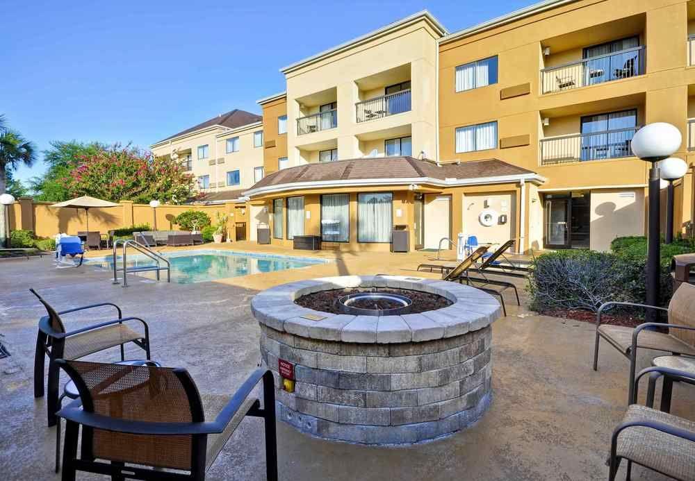Courtyard By Marriott Airport/ Northeast 3*