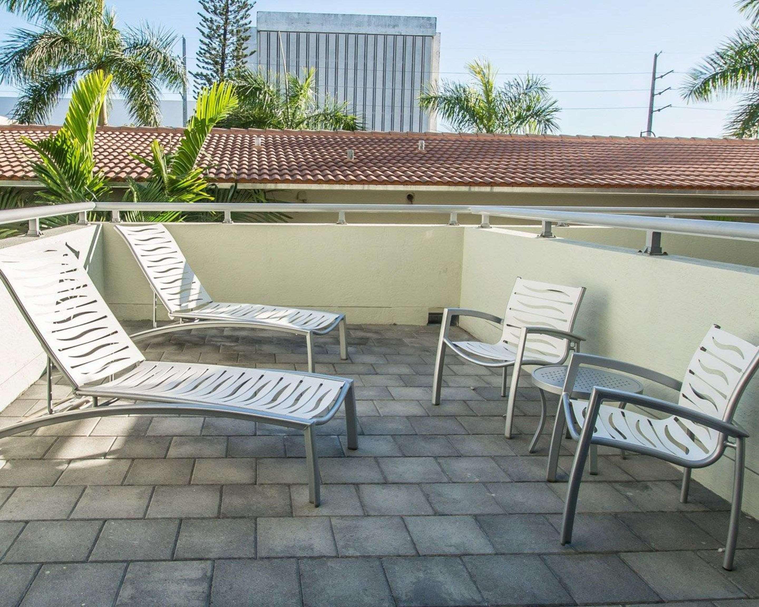 Hotel Comfort Miami Airport North 3*