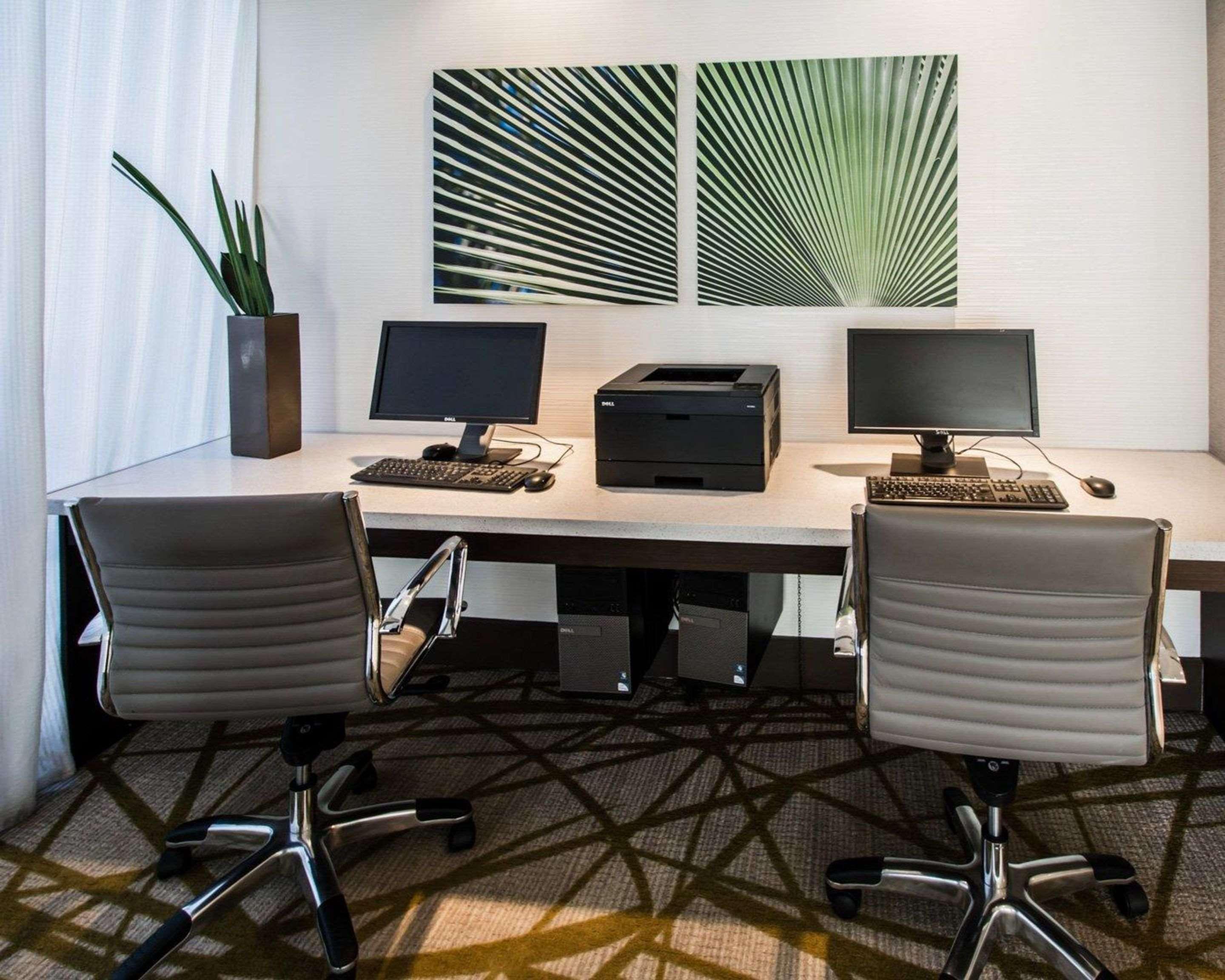Comfort Miami Airport North Hotel 3*