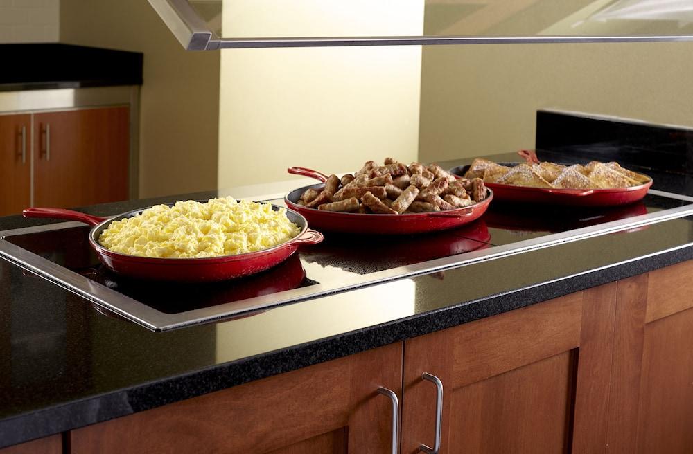 Hyatt Place Airport Hotel Orlando