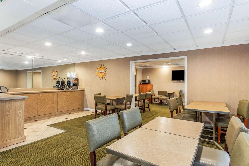 La Quinta By Wyndham Orlando South Hotel Williamsburg