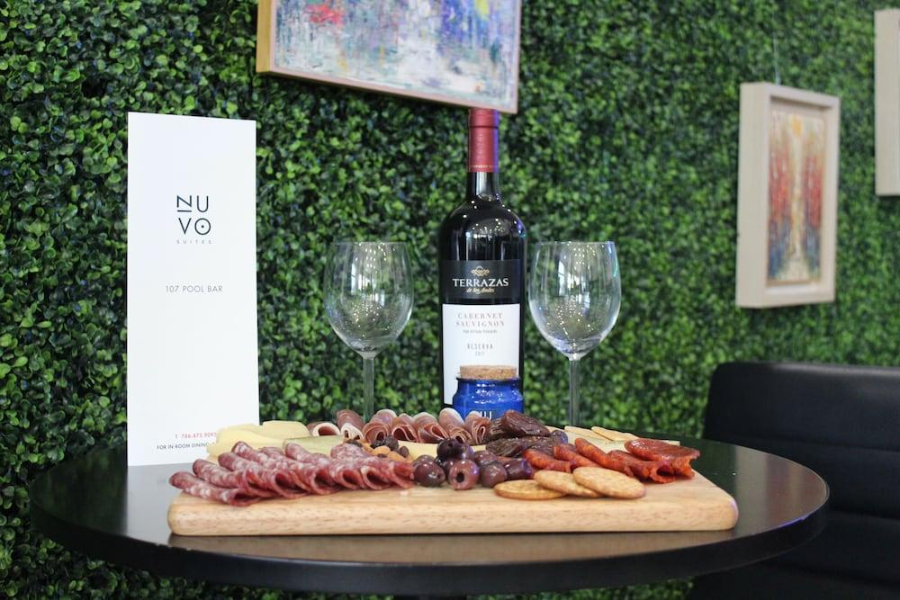 Nuvo - Miami Doral Hotel
