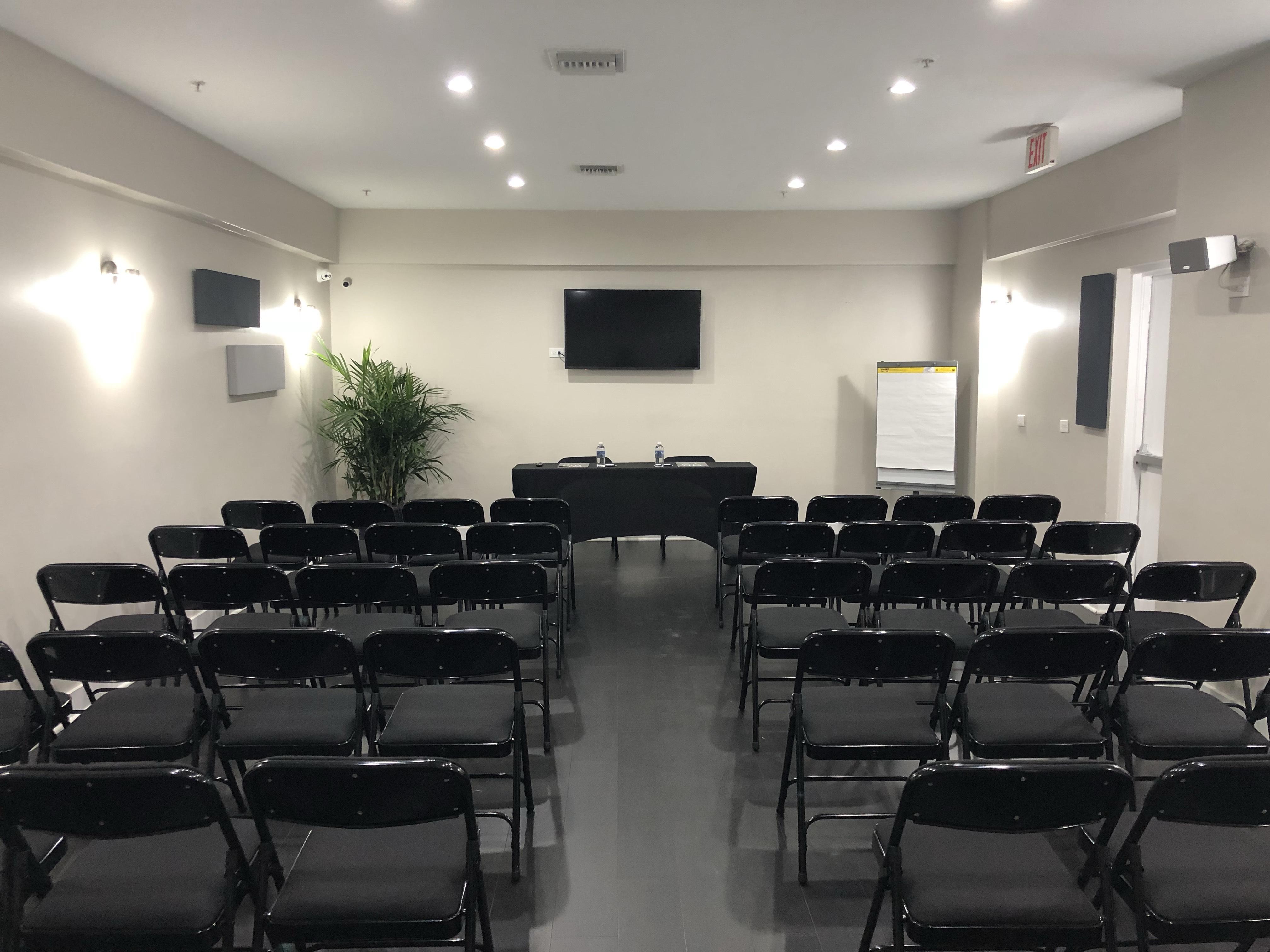 Nuvo - Miami Doral Hotel 4*