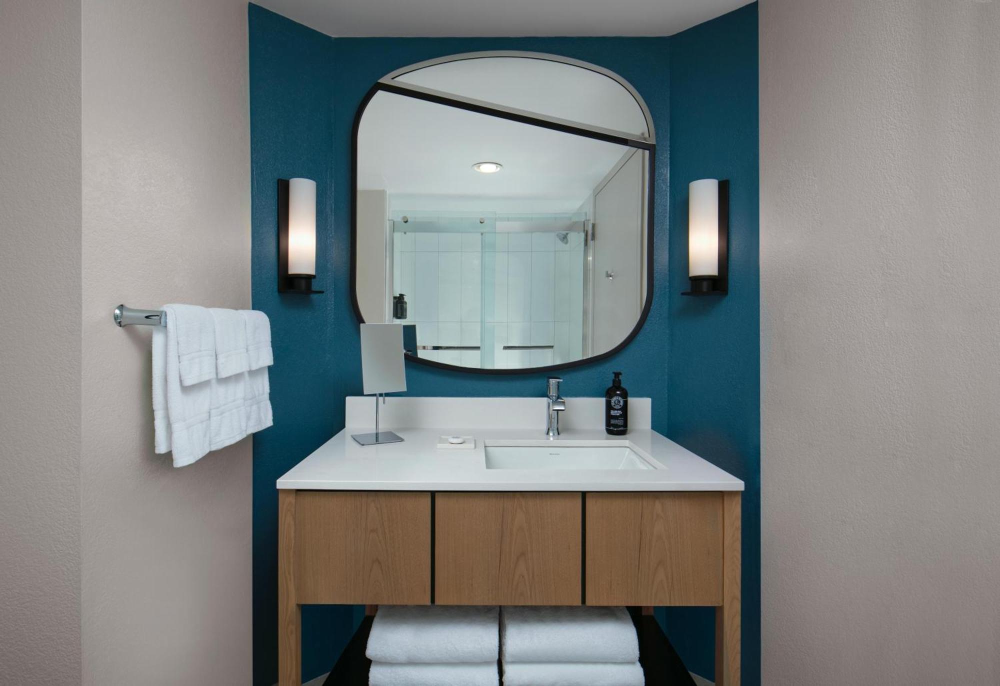 Landy Universal Blvd, A Tribute Portfolio 4* Orlando