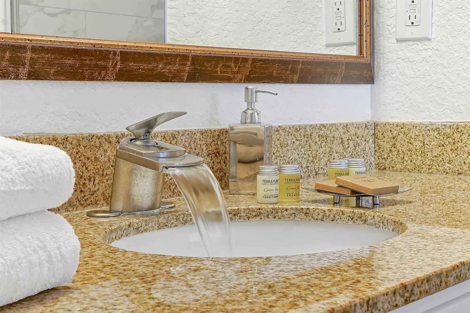 International Drive Luxury Apartment