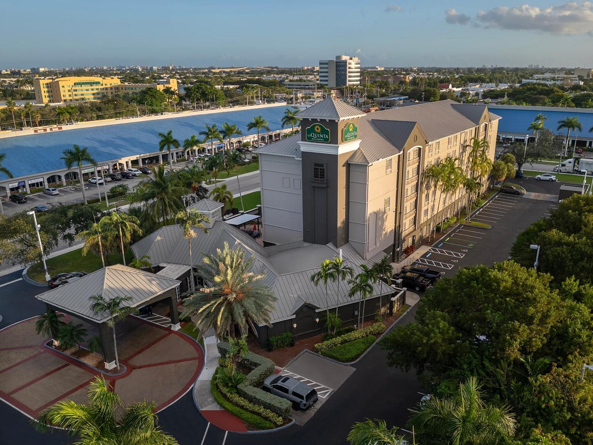 La Quinta By Wyndham Miami Airport West Hotel