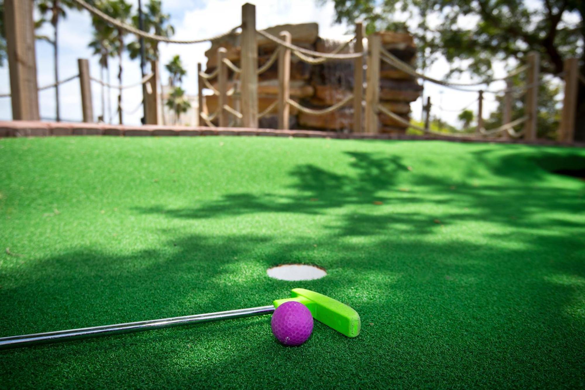 Reunion & Golf Club Resort 5*