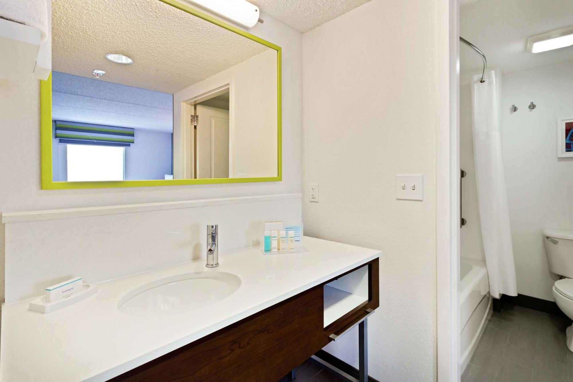 Hampton & International Drive North 3*