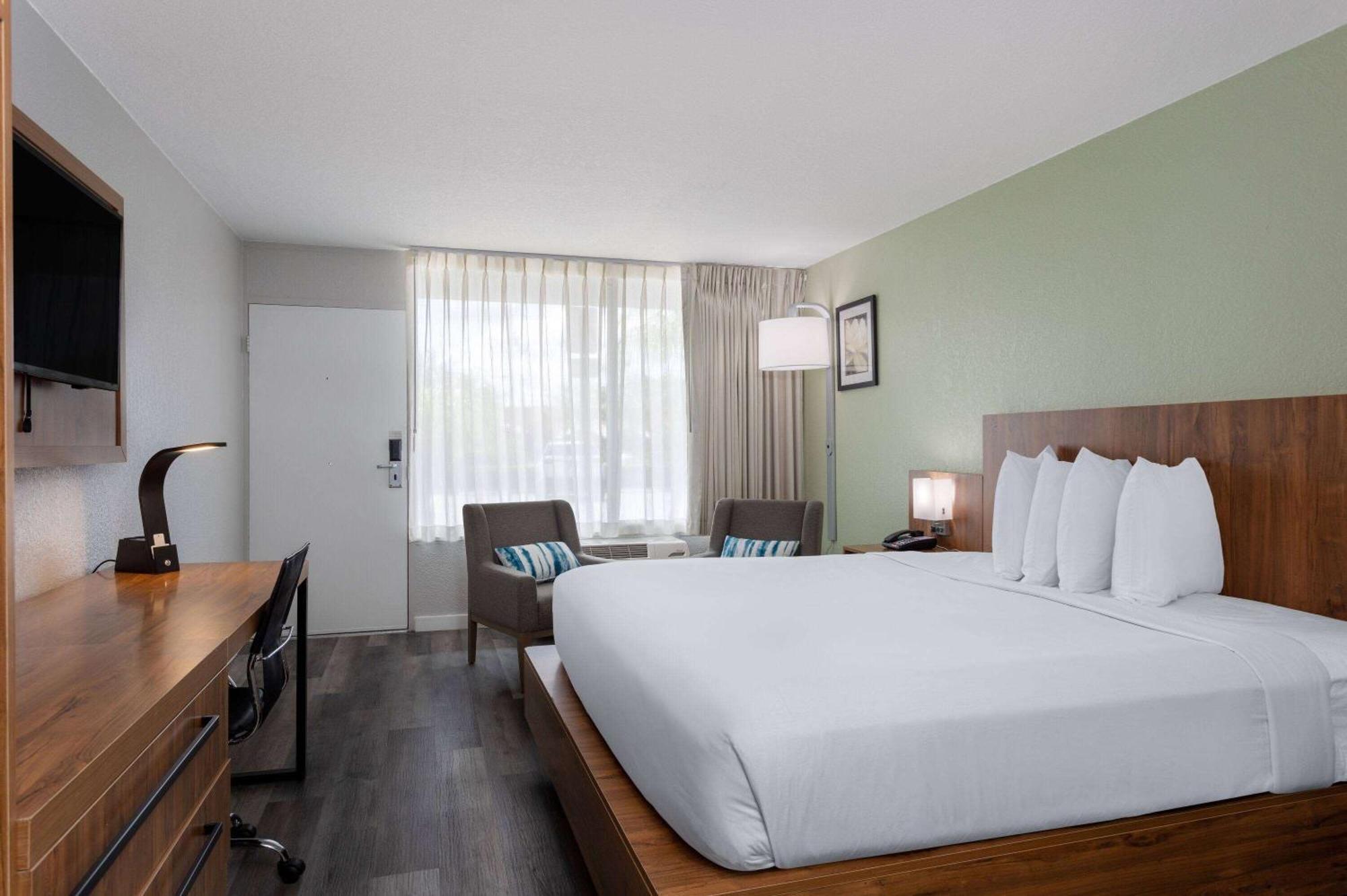 Ramada By Wyndham Near I-4 Hotel Altamonte Springs