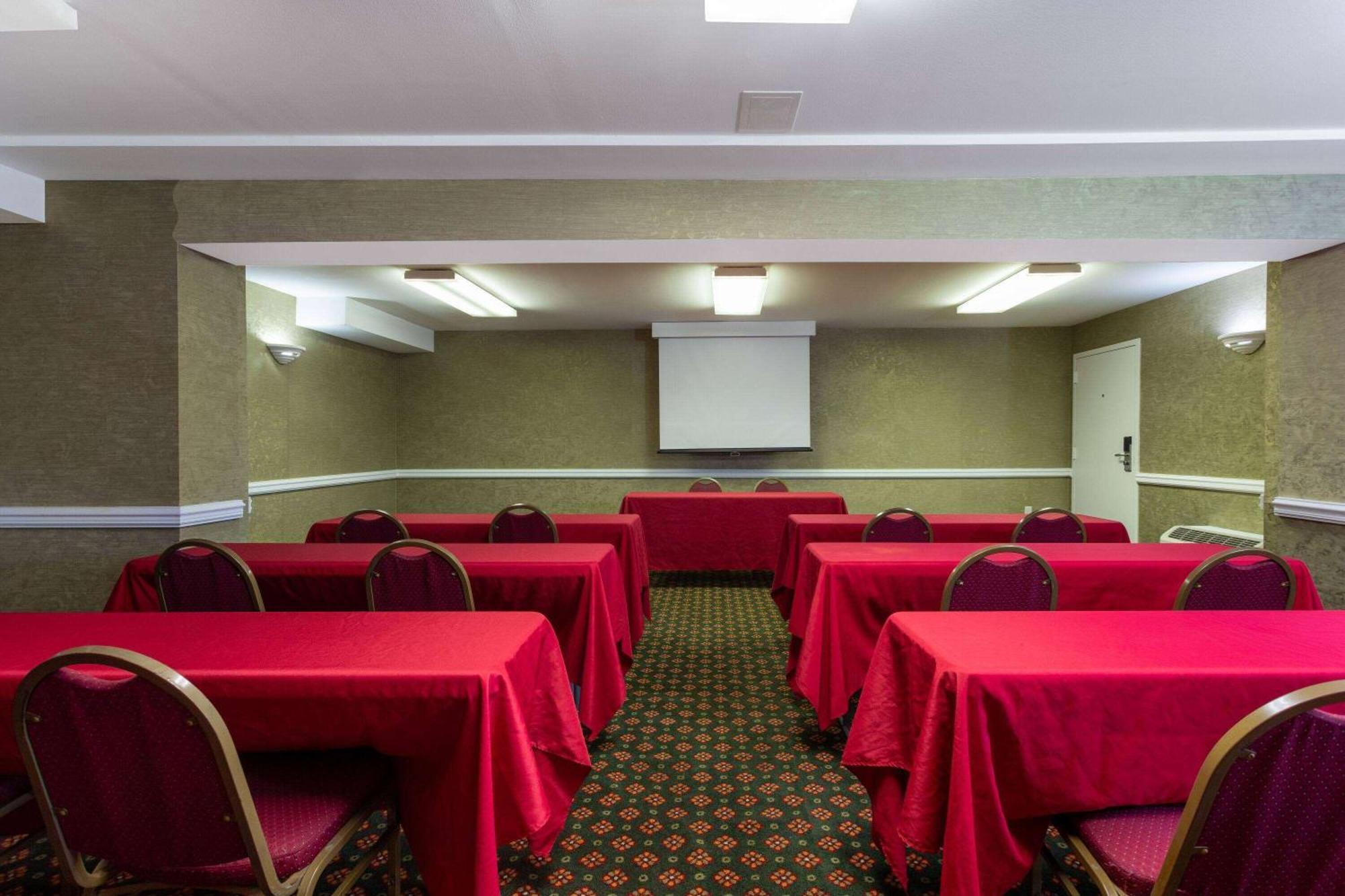Ramada By Wyndham Near I-4 Hotel Altamonte Springs