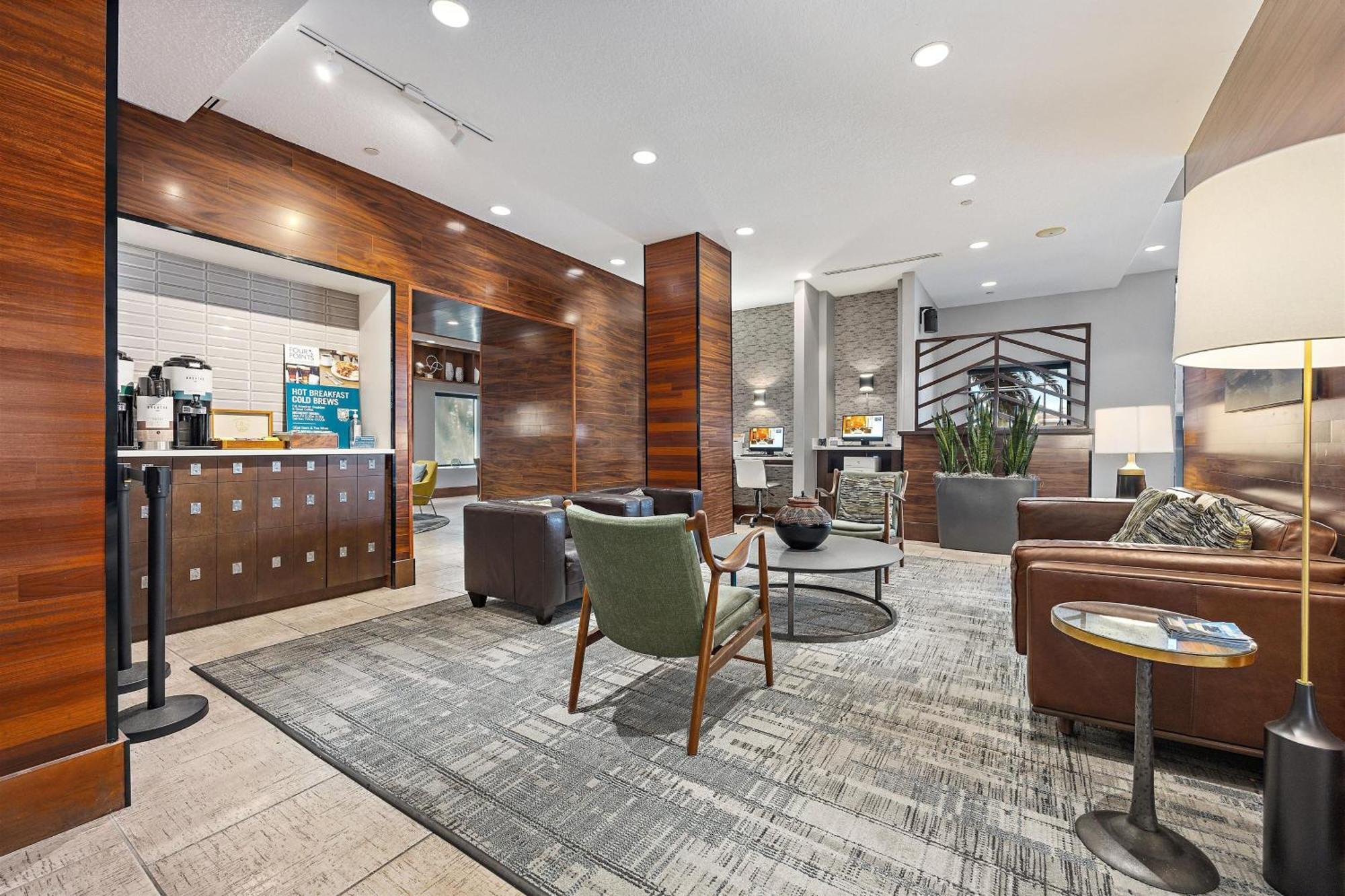 Hotel Four Points By Sheraton Baymeadows 3*