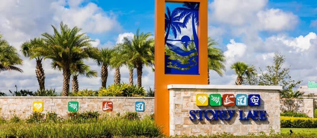 Holiday home Amazing 8br W Theme Rms Game Theater Kissimmee
