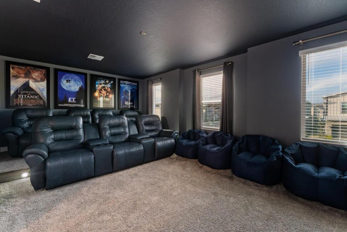 Amazing 8br W Theme Rms Game Theater Holiday home