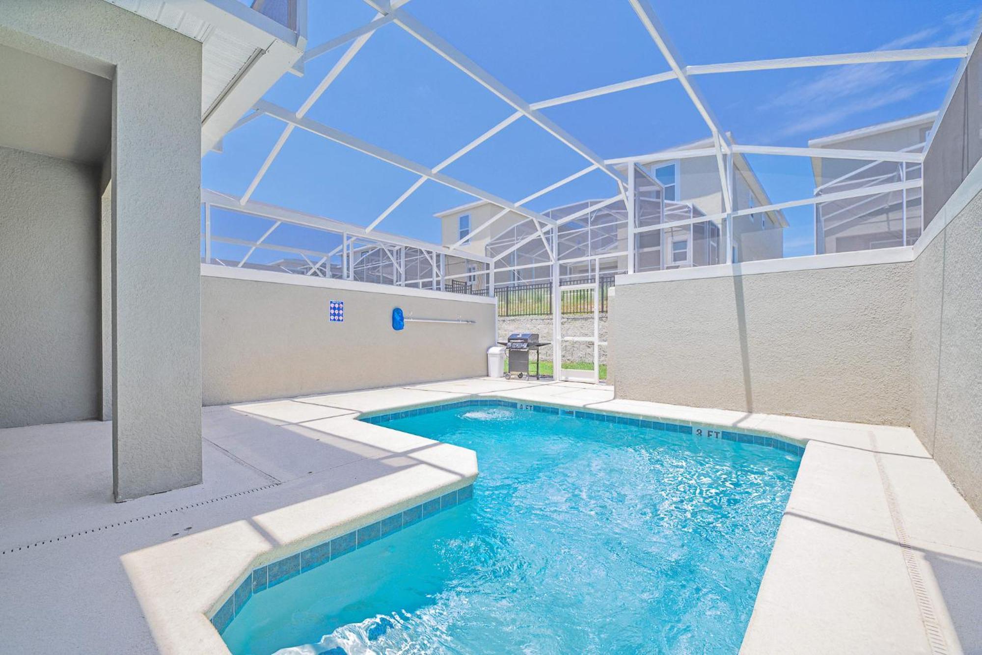 Holiday home Upstay - Championsgate W Private Pool & Bbq