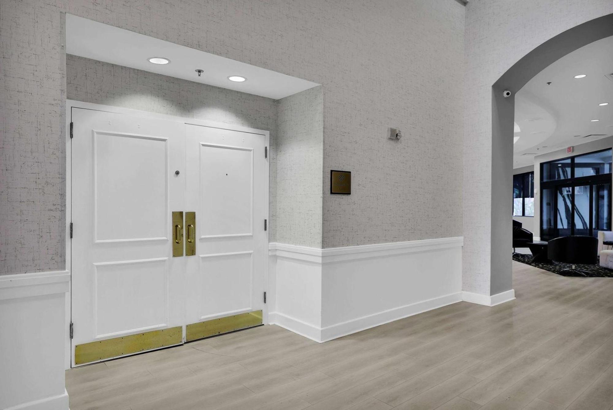 Hotel Ramada By Wyndham I-95 By Butler Blvd 3*