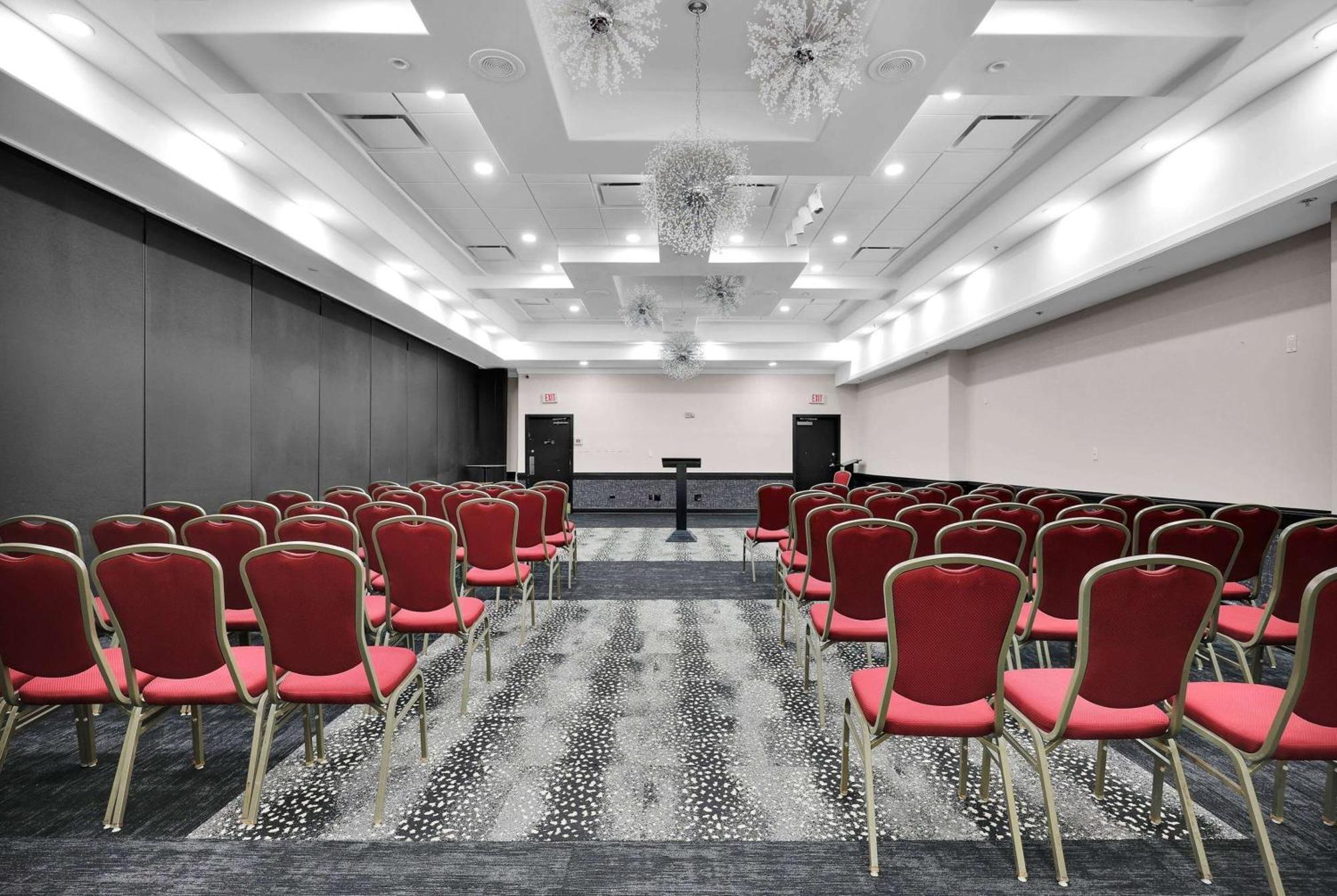 Ramada By Wyndham I-95 By Butler Blvd Hotel Jacksonville