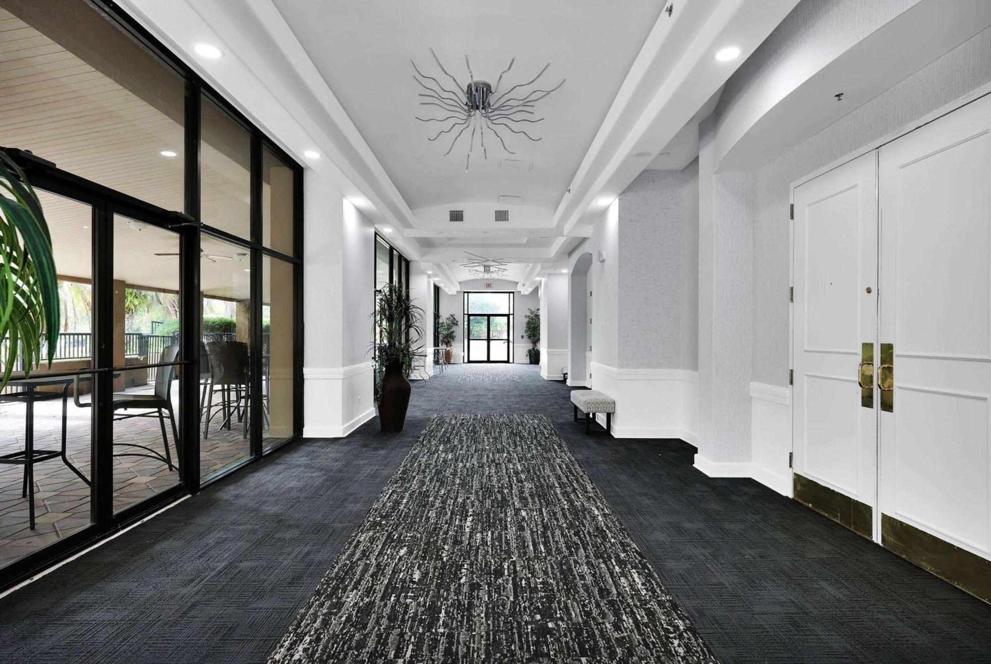 Hotel Ramada By Wyndham I-95 By Butler Blvd