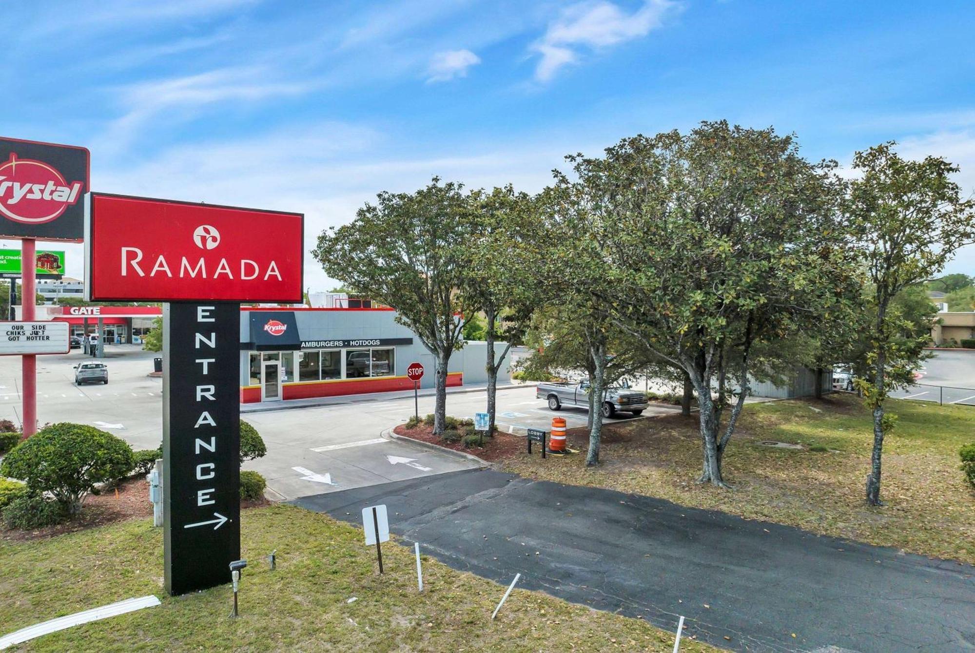 Hotel Ramada By Wyndham I-95 By Butler Blvd Jacksonville