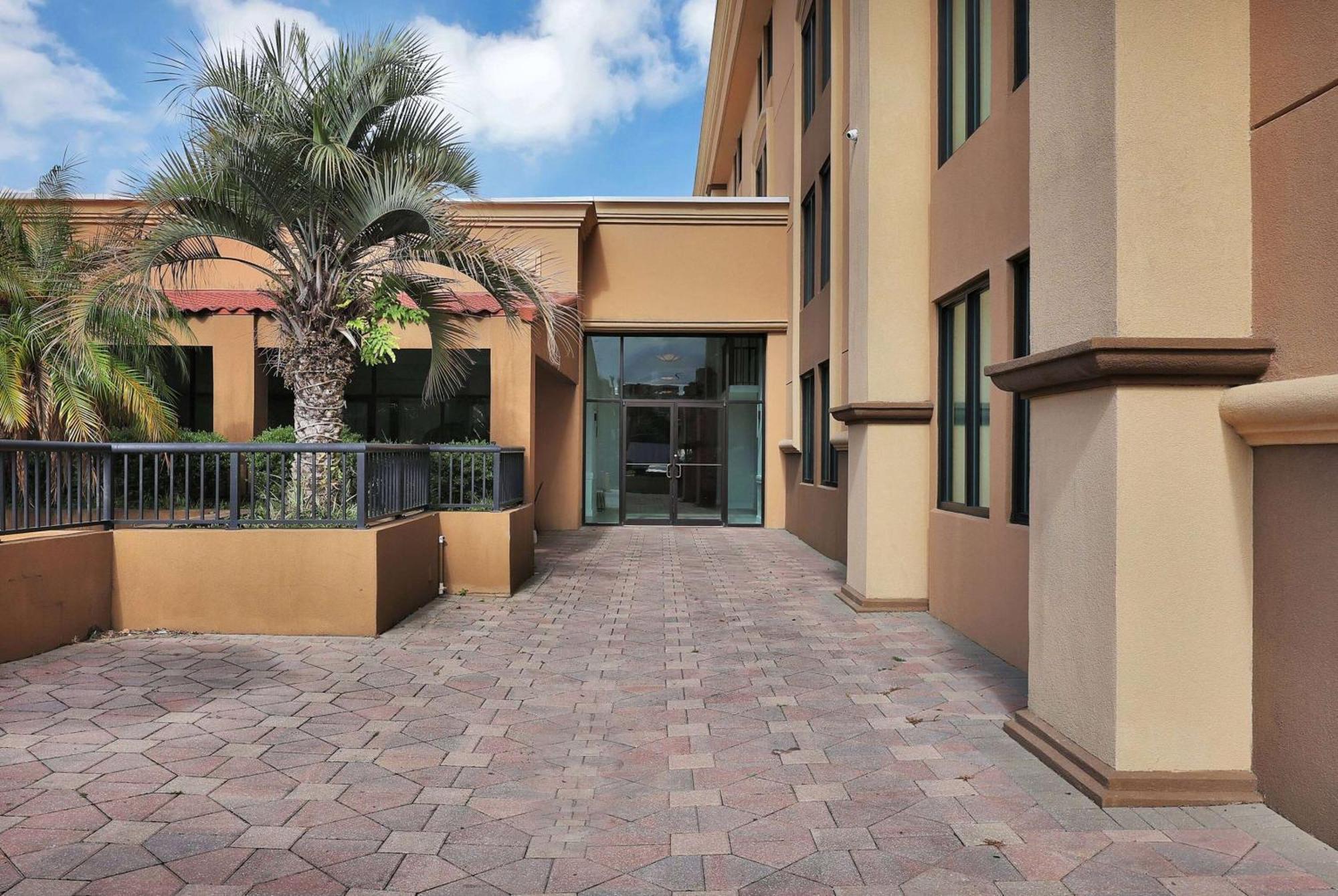 Ramada By Wyndham I-95 By Butler Blvd 3*