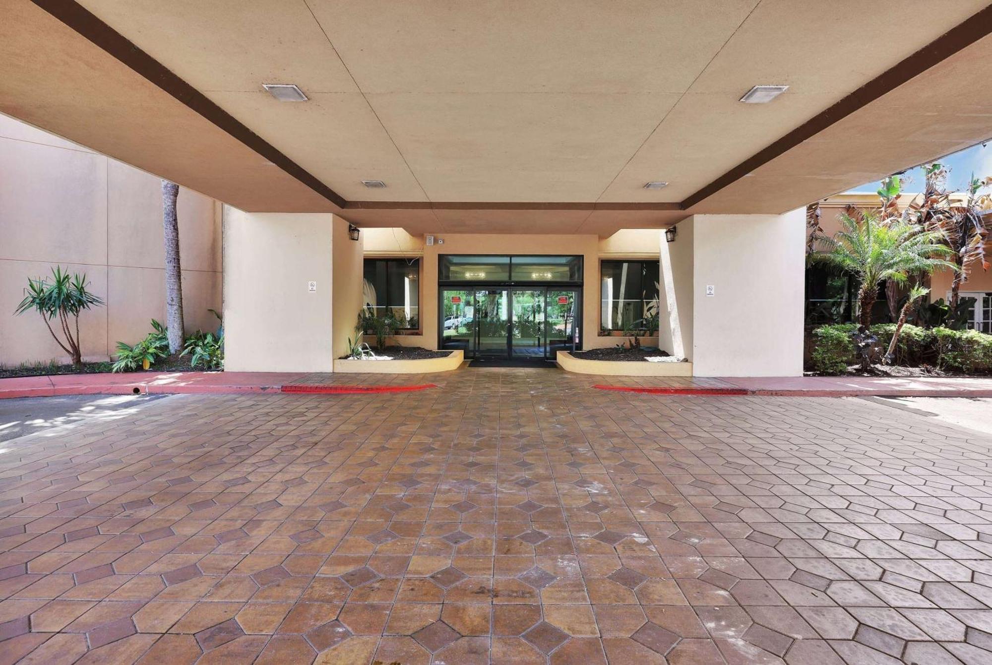 Ramada By Wyndham I-95 By Butler Blvd 3*