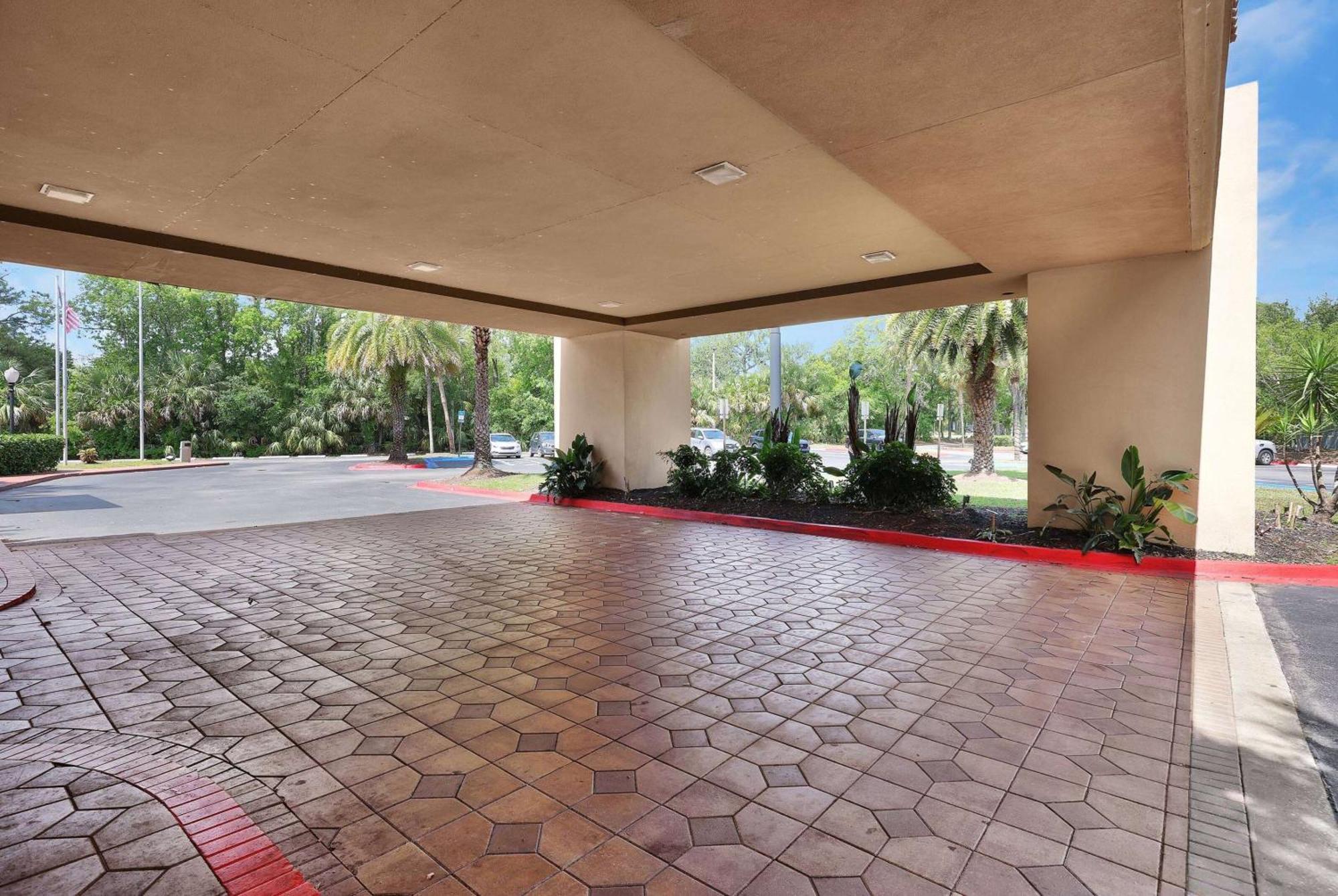 Hotel Ramada By Wyndham I-95 By Butler Blvd Jacksonville
