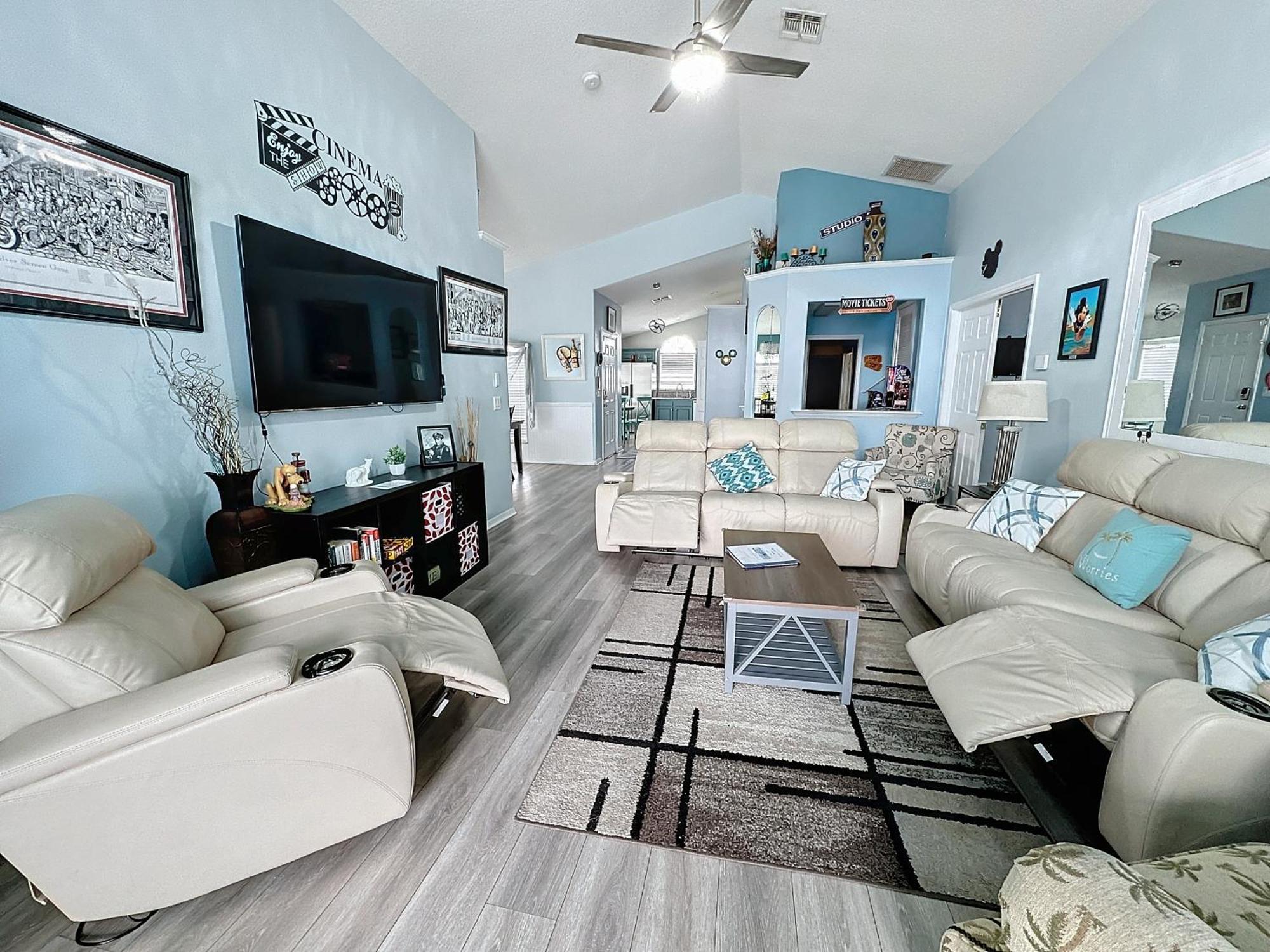 Holiday home Mickeys Movie House, 2 Masters, Pool And Spa