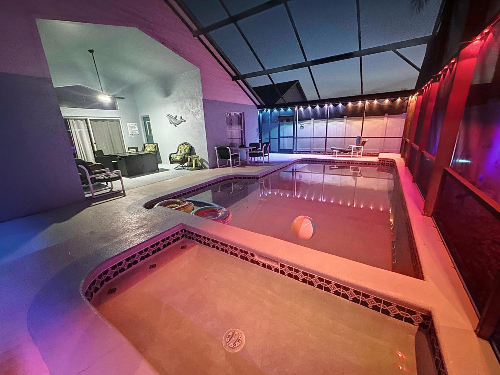 Mickeys Movie House, 2 Masters, Pool And Spa Holiday home