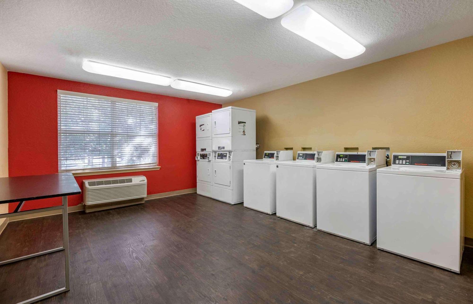 Extended America Select - Orlando - Maitland - Summit Tower Blvd Altamonte Springs