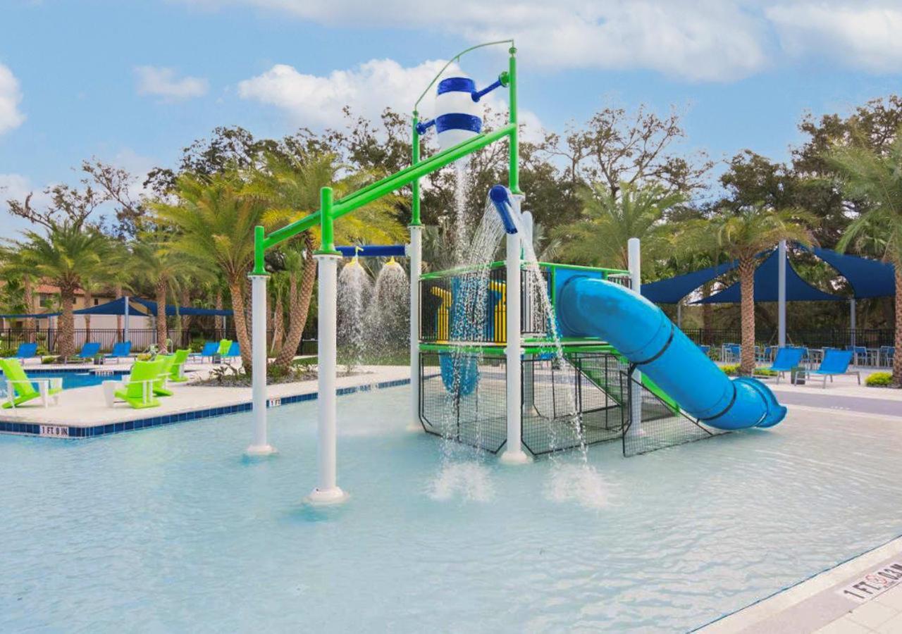 Stunning 9br - Family With Private Pool, Hot Tub, Games And Bbq! Holiday home Kissimmee