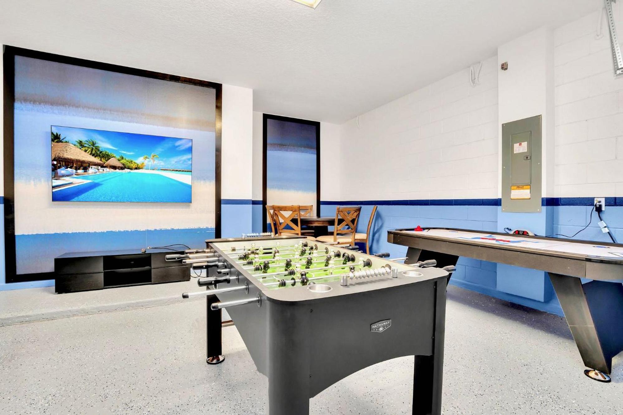 Stunning 9br - Family With Private Pool, Hot Tub, Games And Bbq! Holiday home *