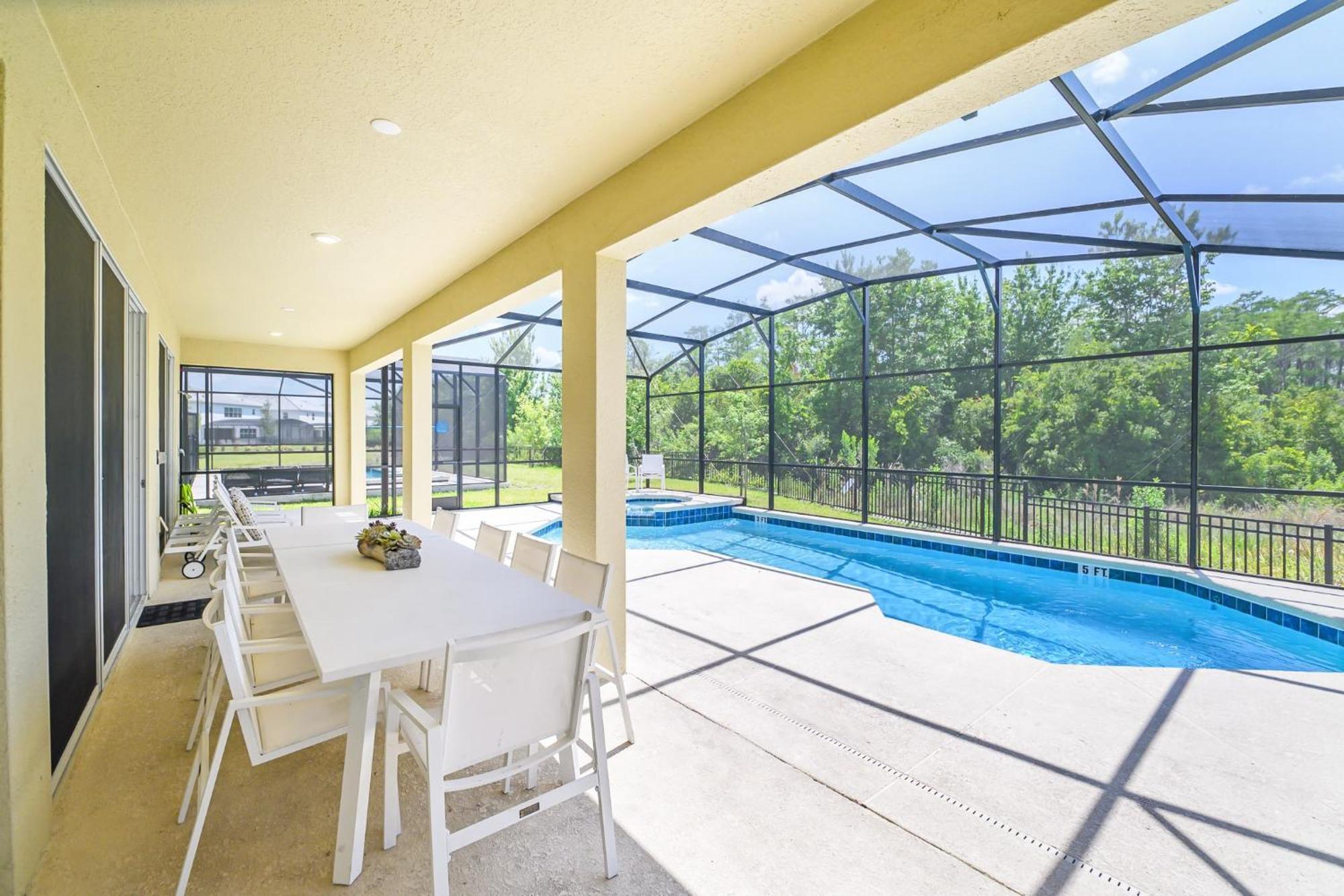 Stunning 9br - Family With Private Pool, Hot Tub, Games And Bbq! Holiday home *