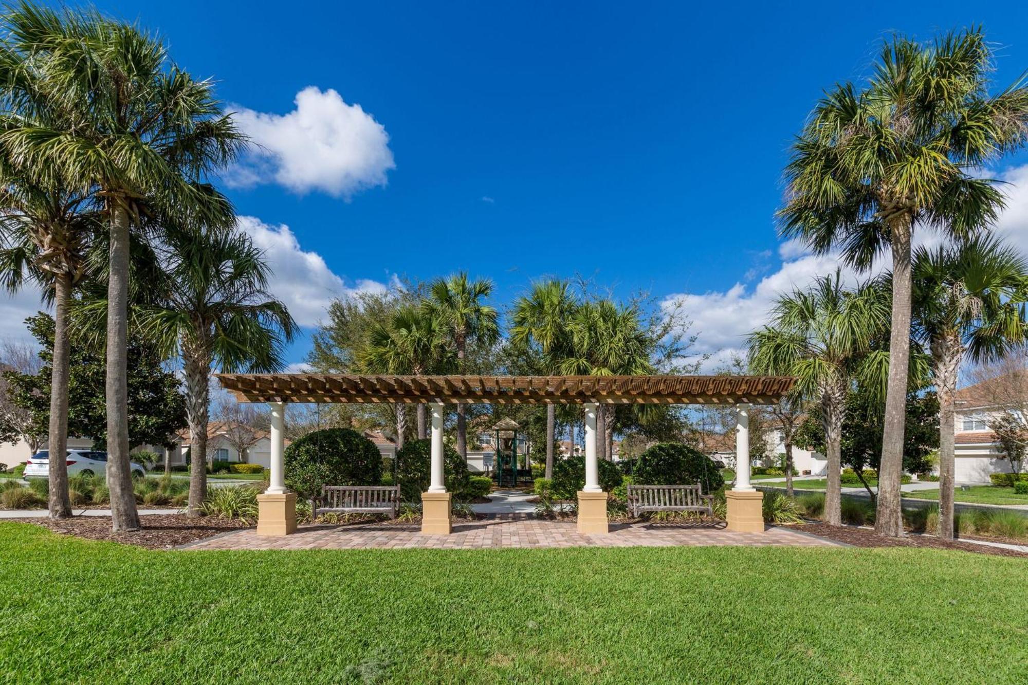 Budget Friendly In Windsor Hills W Garden View Apartment