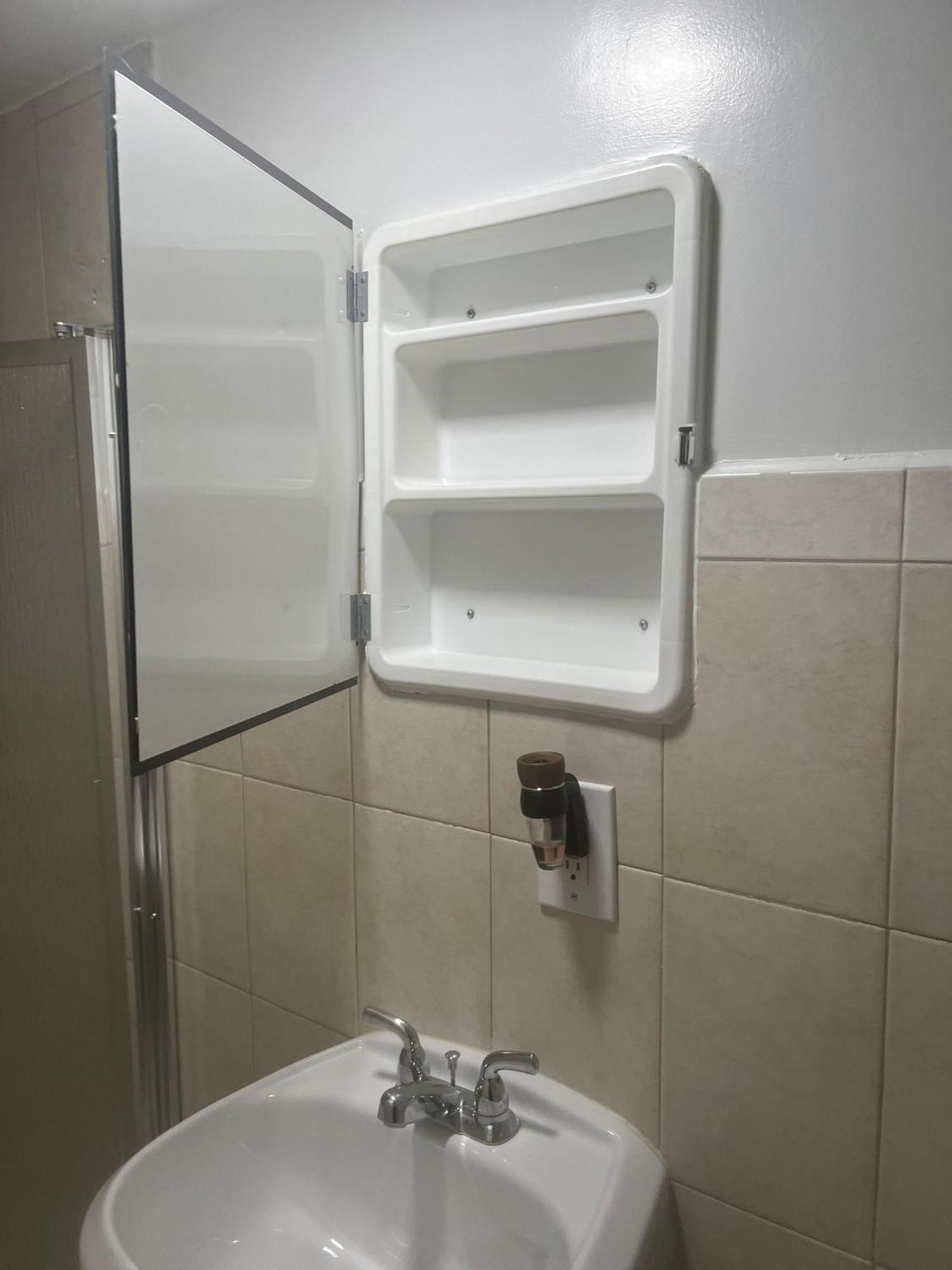 Guest house Guilla North Miami